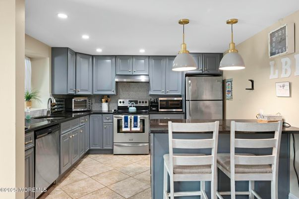 Interior, Kitchen, Pendant Lights, Recessed Lighting, Stainless Steel Appliances