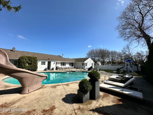 Exterior, Playground, Pool