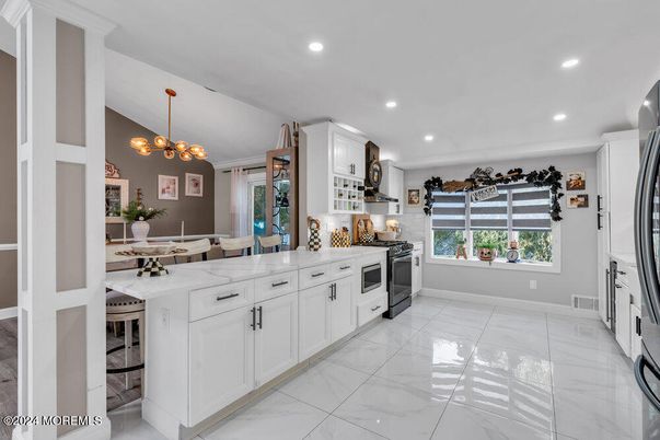 Dining room, Interior, Kitchen, Marble, Pendant Lights, Recessed Lighting, Stainless Steel Appliances