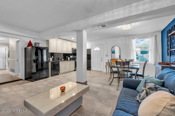 Dining room, Interior, Kitchen, Recessed Lighting, Stainless Steel Appliances