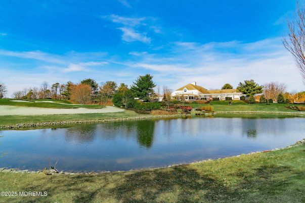 Exterior, Lake