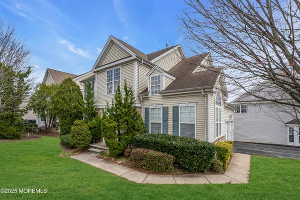 Backyard, Exterior, Facade, Queen Anne Victorian
