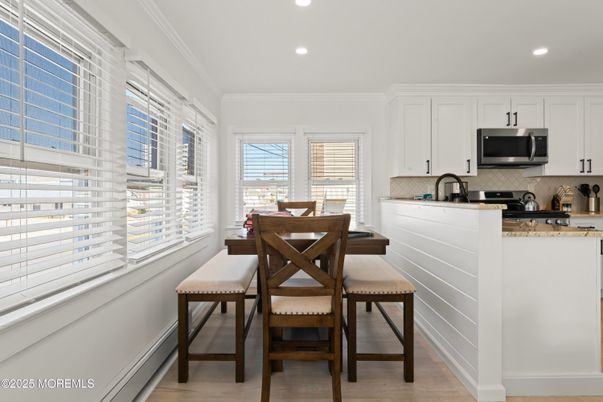 Dining room, Interior, Kitchen, Recessed Lighting, Wood Texture Flooring