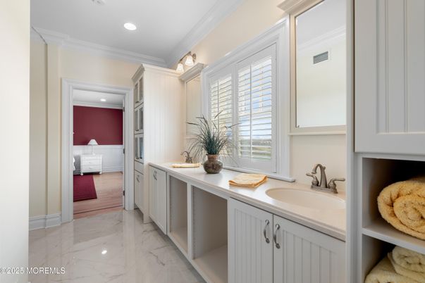 Bathroom, Interior, Marble, Recessed Lighting
