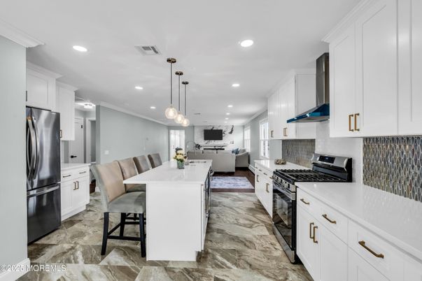 Dining room, Interior, Kitchen, Living room, Pendant Lights, Recessed Lighting, Stainless Steel Appliances