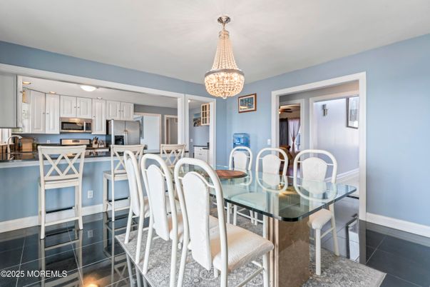 Chandelier, Dining room, Interior, Kitchen, Stainless Steel Appliances
