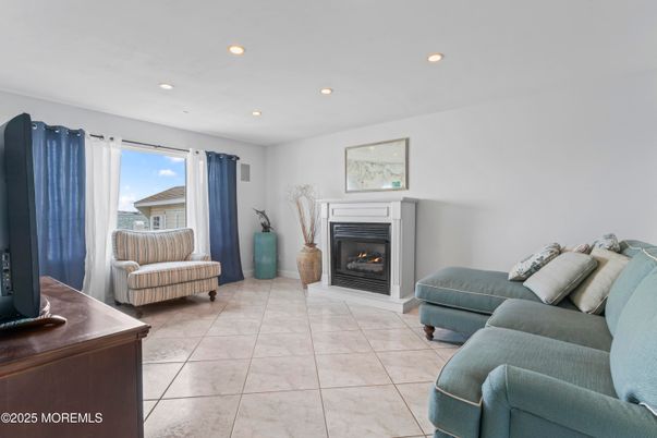 Fireplace, Interior, Living room, Recessed Lighting