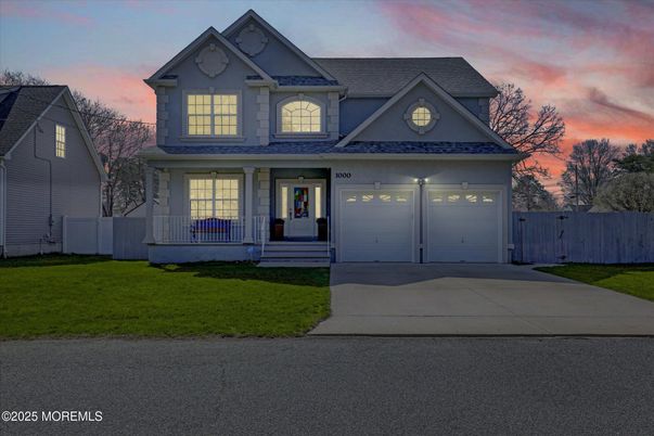 Attached, Exterior, Facade, Farmhouse