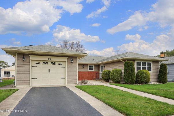 Attached, Exterior, Facade, Brick Facade, Ranch