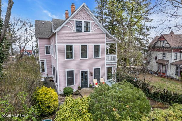Backyard, Exterior, Facade, Queen Anne Victorian