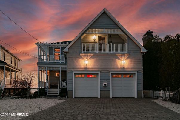 Attached, Exterior, Facade, Farmhouse