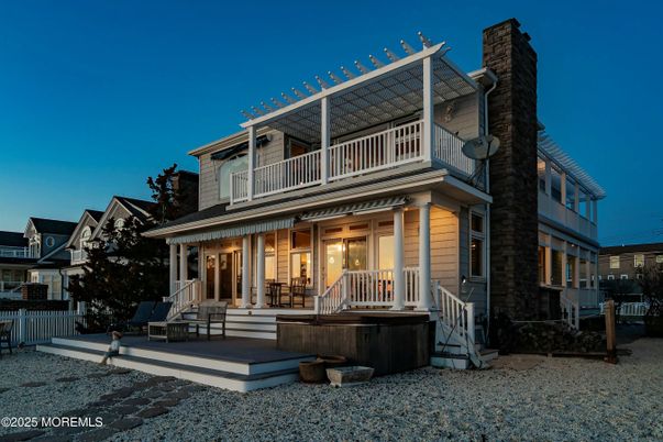 Exterior, Facade, Queen Anne Victorian