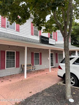 Exterior, Facade, None