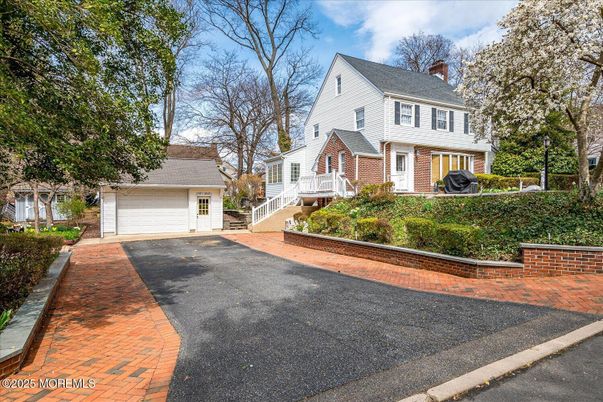 Attached, Detached Garage, Exterior, Facade, Brick Facade, Georgian