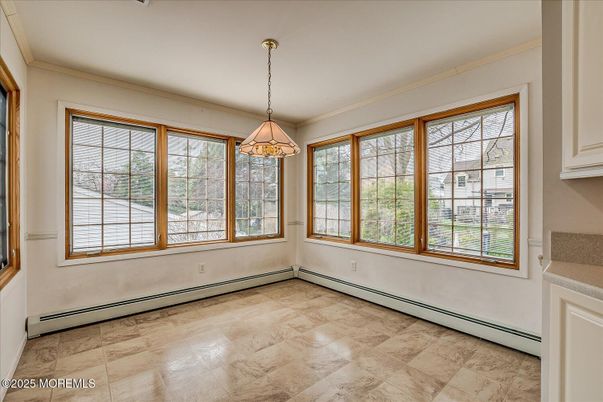 Empty room, Interior, Pendant Lights