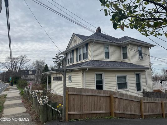 Exterior, Facade, Queen Anne Victorian