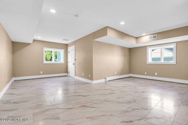 Empty room, Interior, Marble, Recessed Lighting