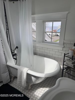 Bathroom, Free Standing Baths, Interior
