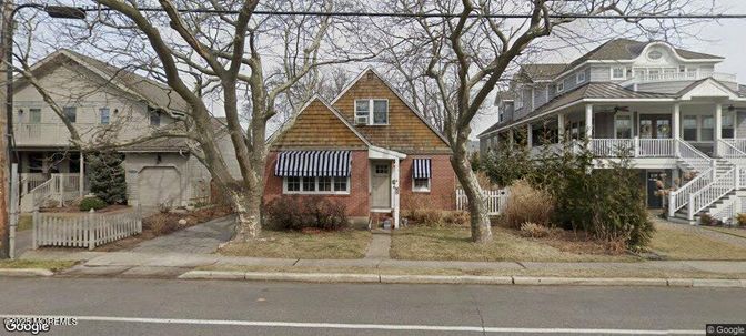Exterior, Facade, Brick Facade, Queen Anne Victorian