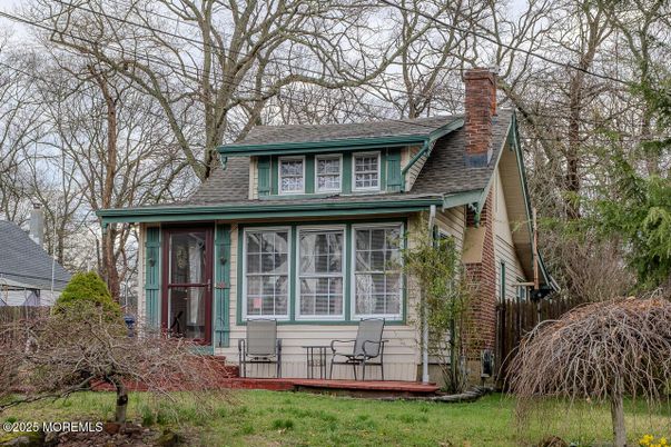 Exterior, Facade, American Foursquare