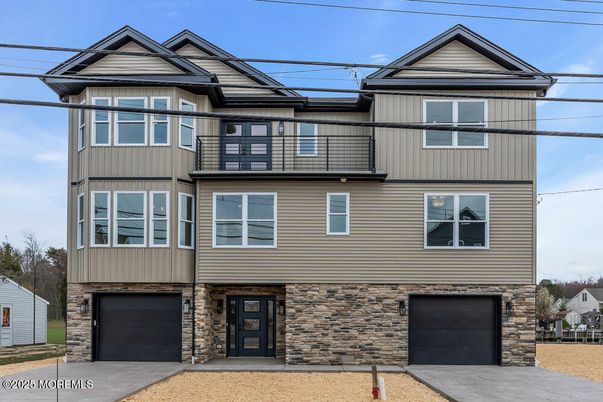 Attached, Exterior, Facade, Brick Facade, Rowhouse