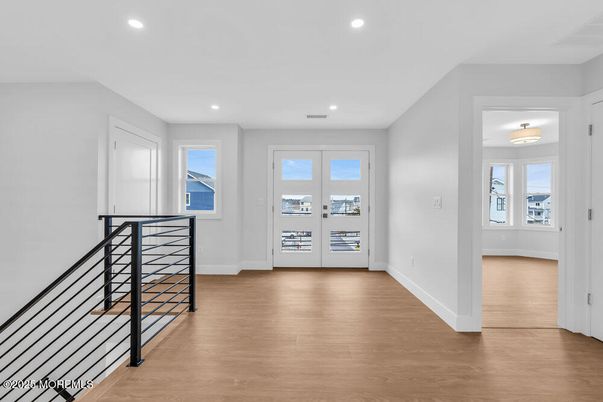 Interior, Recessed Lighting, Wood Texture Flooring
