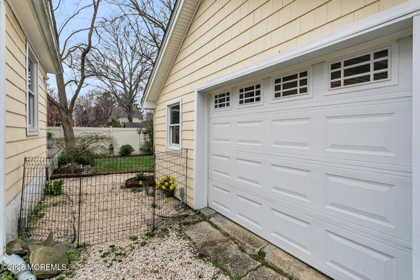 Detached Garage, Exterior