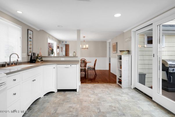 Chandelier, Dining room, Interior, Kitchen, Recessed Lighting, Wood Texture Flooring