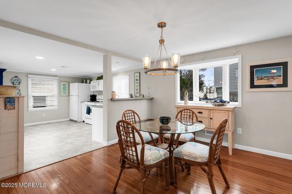 Dining room, Interior, Kitchen, Pendant Lights, Recessed Lighting, Wood Texture Flooring