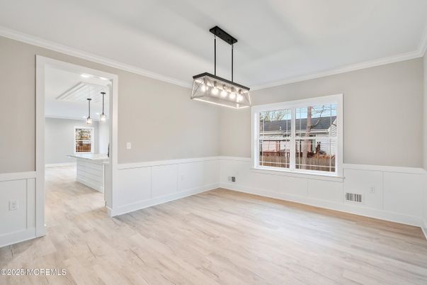 Empty room, Interior, Pendant Lights, Wood Texture Flooring