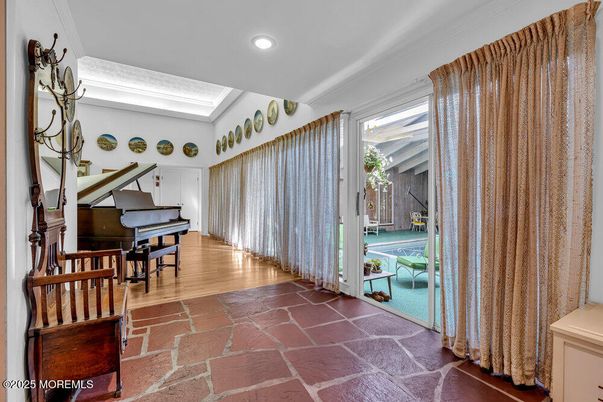 Interior, Piano, Recessed Lighting, Wood Texture Flooring