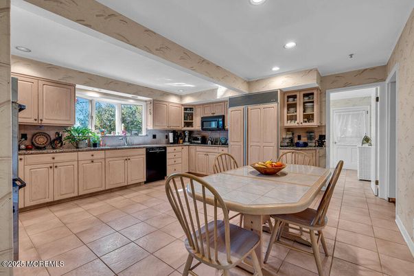 Dining room, Interior, Kitchen, Recessed Lighting, Stainless Steel Appliances