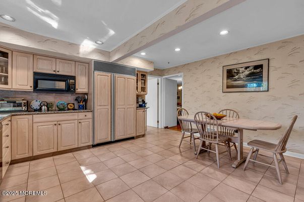 Dining room, Interior, Kitchen, Recessed Lighting