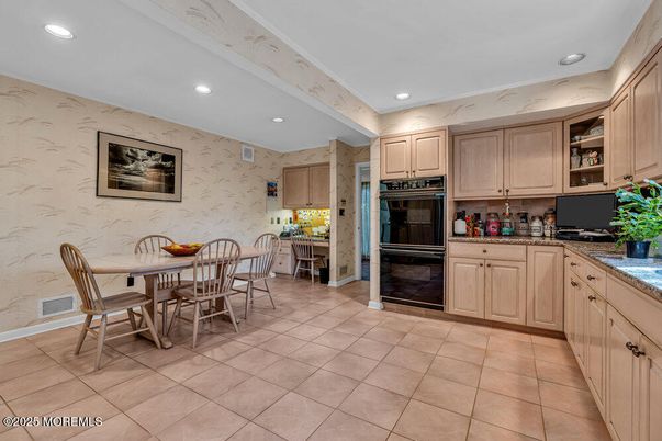 Dining room, Interior, Kitchen, Recessed Lighting