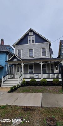 Exterior, Facade, American Craftsman