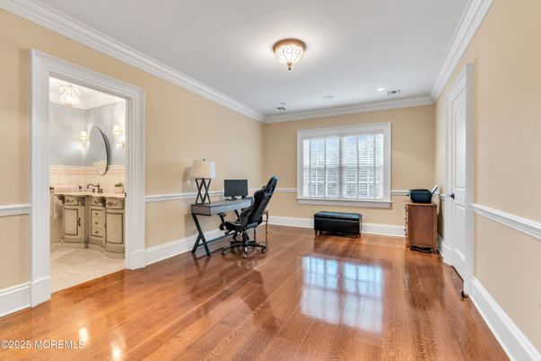 Bathroom, Home Office, Interior, Recessed Lighting, Wood Texture Flooring