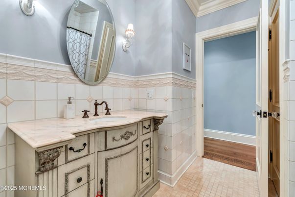 Bathroom, Interior, Wood Texture Flooring