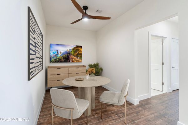 Interior, Recessed Lighting, Wood Texture Flooring