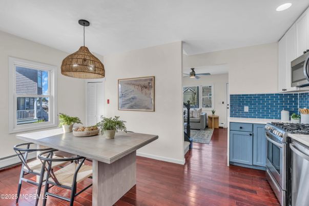 Dining room, Interior, Kitchen, Pendant Lights, Recessed Lighting, Wood Texture Flooring