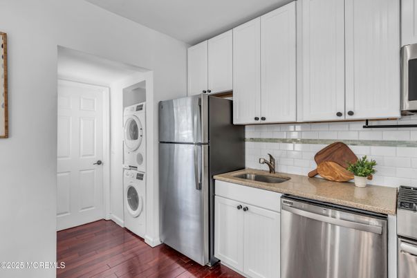 Interior, Kitchen, Stainless Steel Appliances, Washer, Wood Texture Flooring