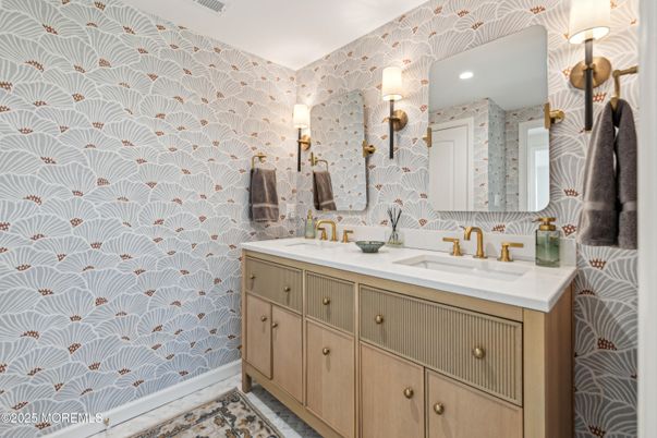 Bathroom, Dual Sink Vanities, Interior, Recessed Lighting