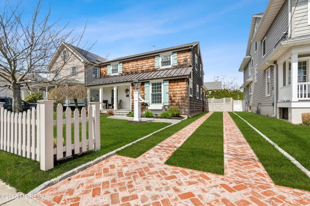 Backyard, Exterior, Facade, Cape Cod