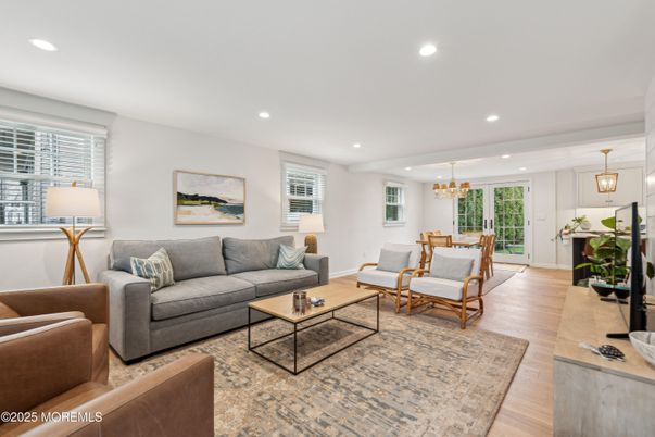 Chandelier, Dining room, Interior, Living room, Pendant Lights, Recessed Lighting, Wood Texture Flooring