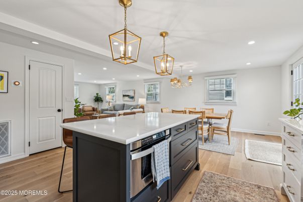 Chandelier, Dining room, Interior, Kitchen, Pendant Lights, Recessed Lighting, Wood Texture Flooring