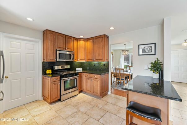 Dining room, Interior, Kitchen, Pendant Lights, Recessed Lighting, Stainless Steel Appliances