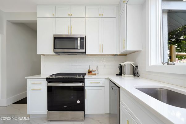 Interior, Kitchen, Marble, Stainless Steel Appliances