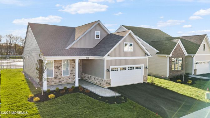 Attached, Exterior, Facade, Farmhouse