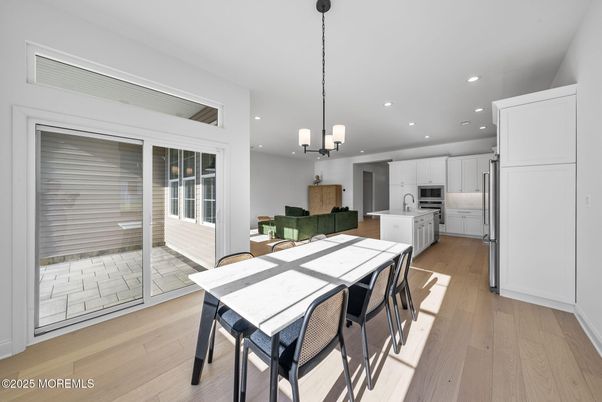 Dining room, Interior, Kitchen, Pendant Lights, Recessed Lighting, Wood Texture Flooring