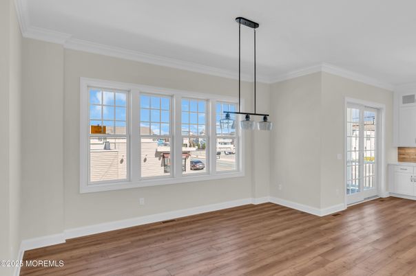 Empty room, Interior, Pendant Lights, Wood Texture Flooring