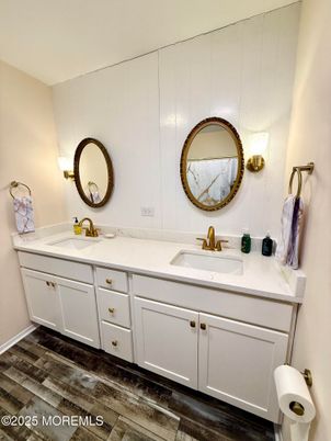 Bathroom, Dual Sink Vanities, Interior, Wood Texture Flooring
